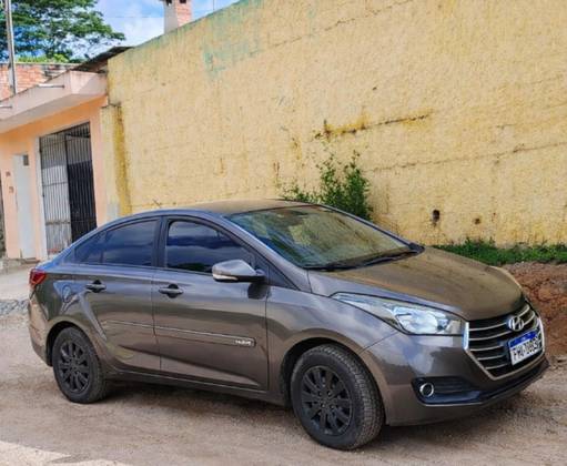HYUNDAI HB20S 1.6 COMFORT PLUS 16V FLEX 4P MANUAL
